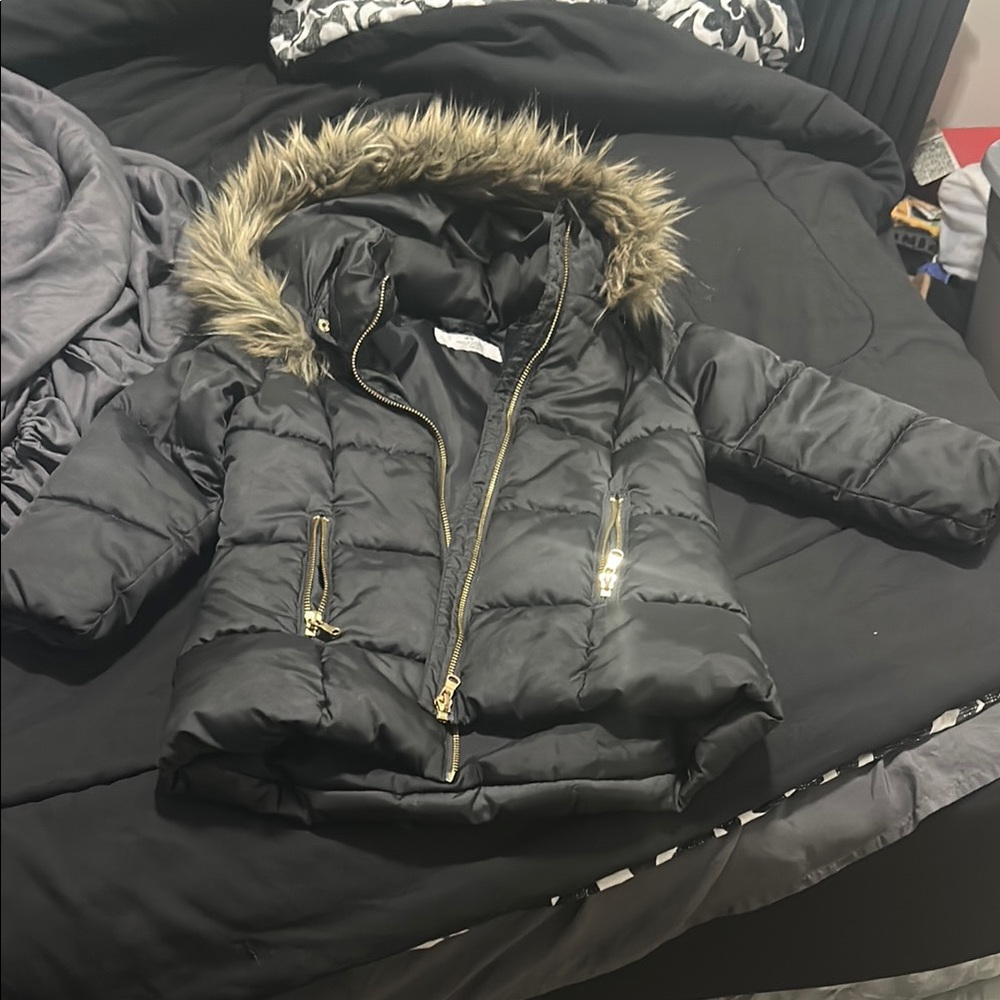 H&M Gray Puffer Jacket with Faux Fur Hood and Quilted Design
